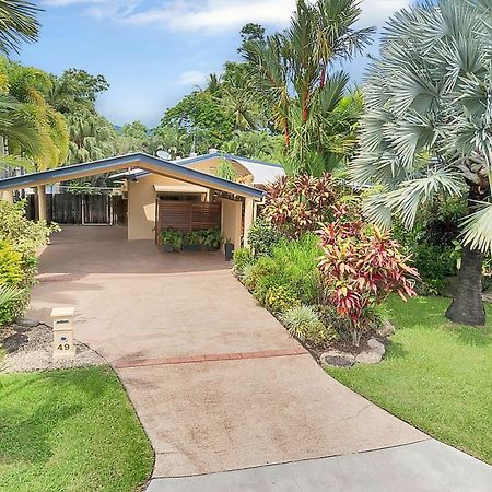 Trinity Breezes At Trinity Beach Villa Exterior photo