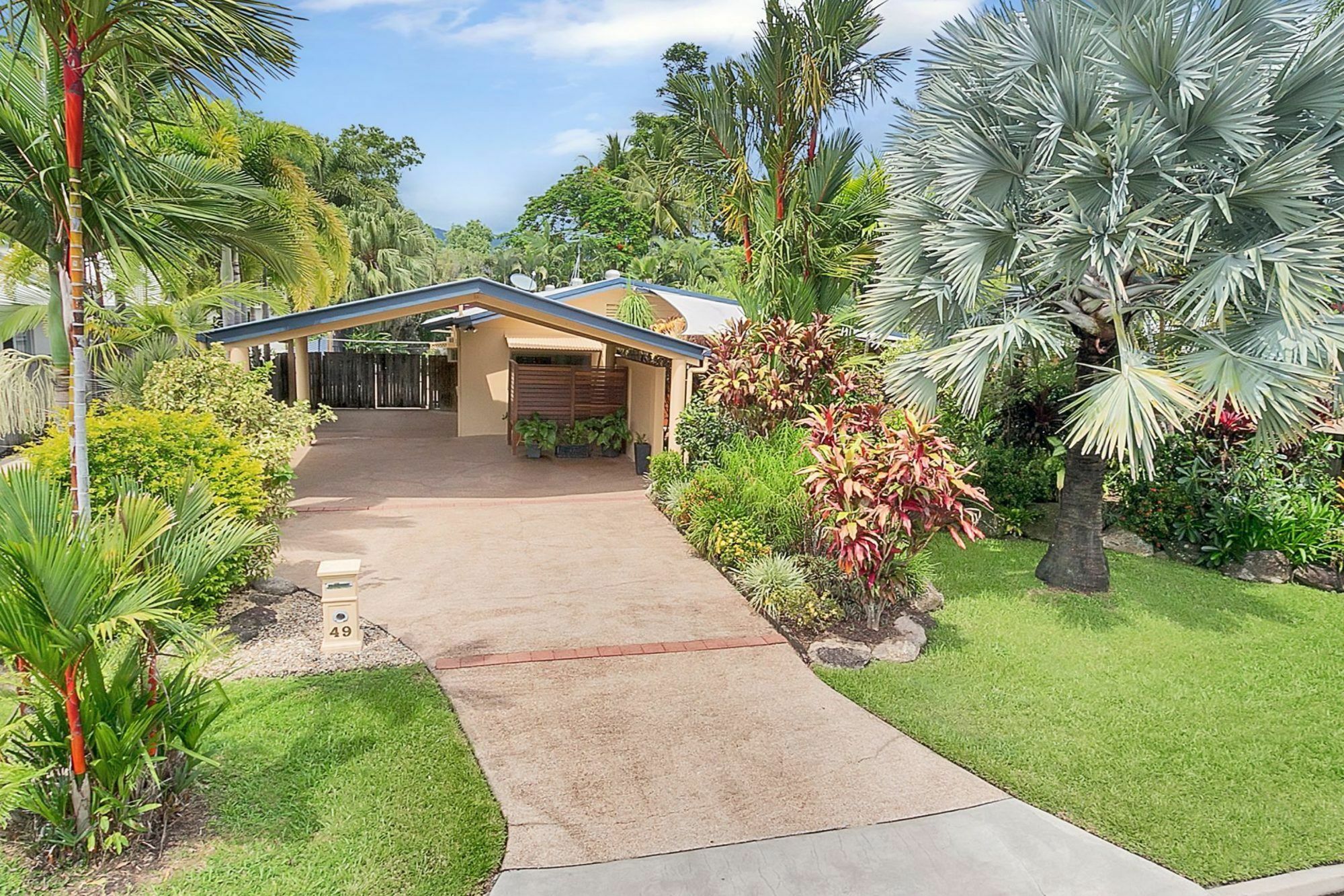 Trinity Breezes At Trinity Beach Villa Exterior photo